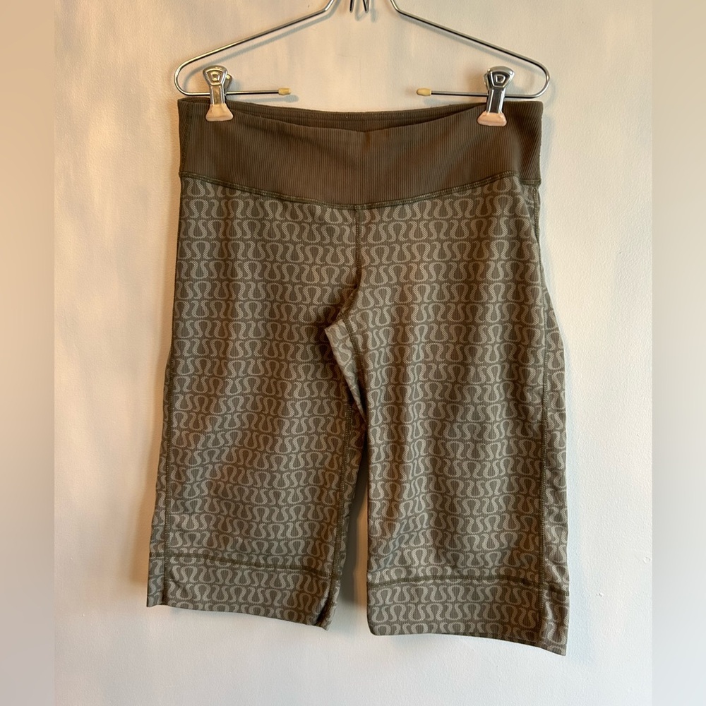 Lululemon Wide Leg Capri size L/XL